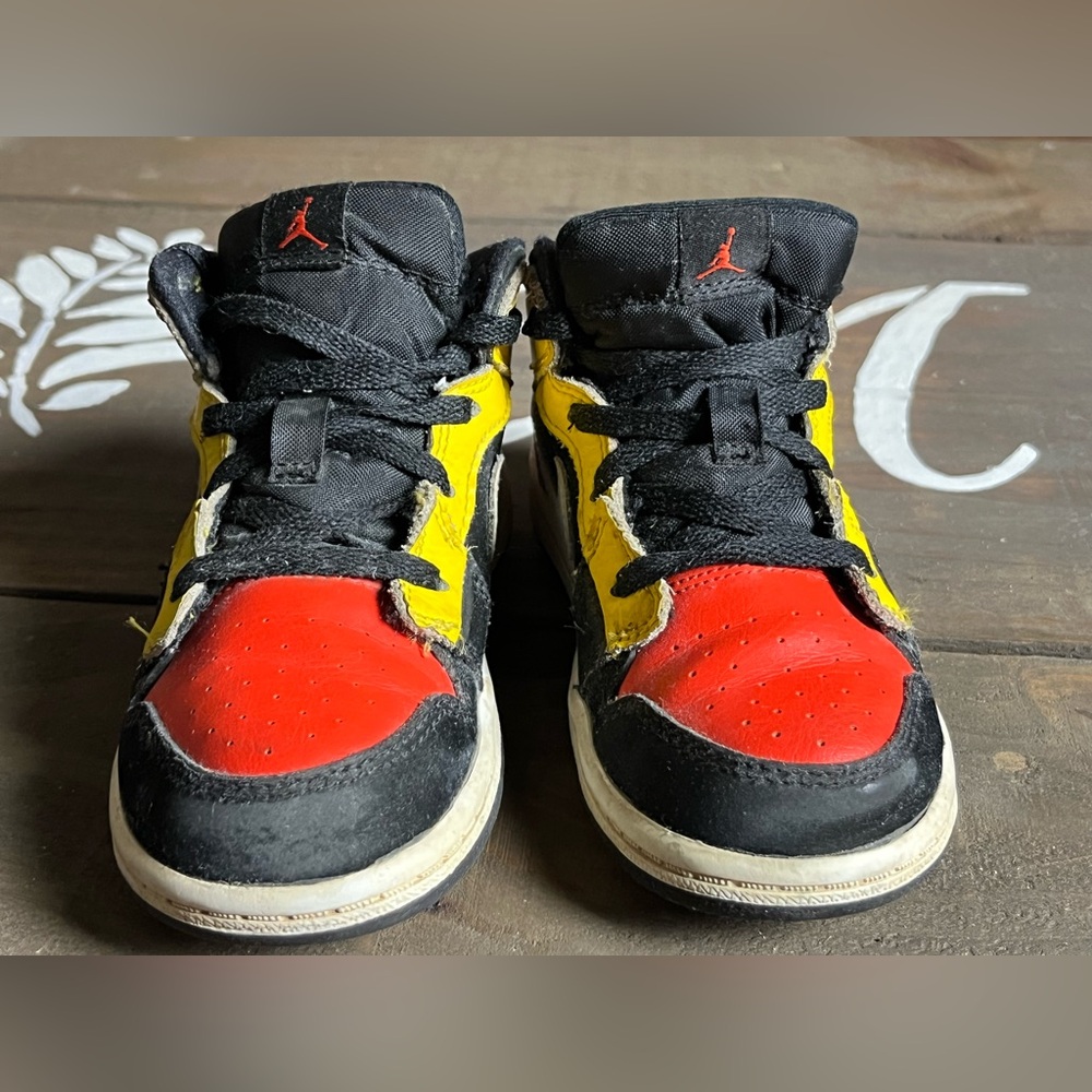 Nike Air Jordan 1 Mid Amarillo Sneakers Kids Shoes 9C - Picture 5 of 8